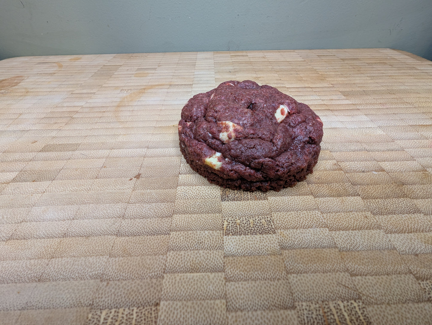 Red velvet cookie